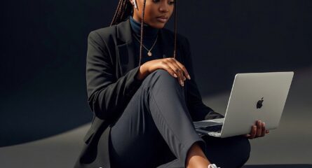 feygrace-professional-woman-9808383_1280